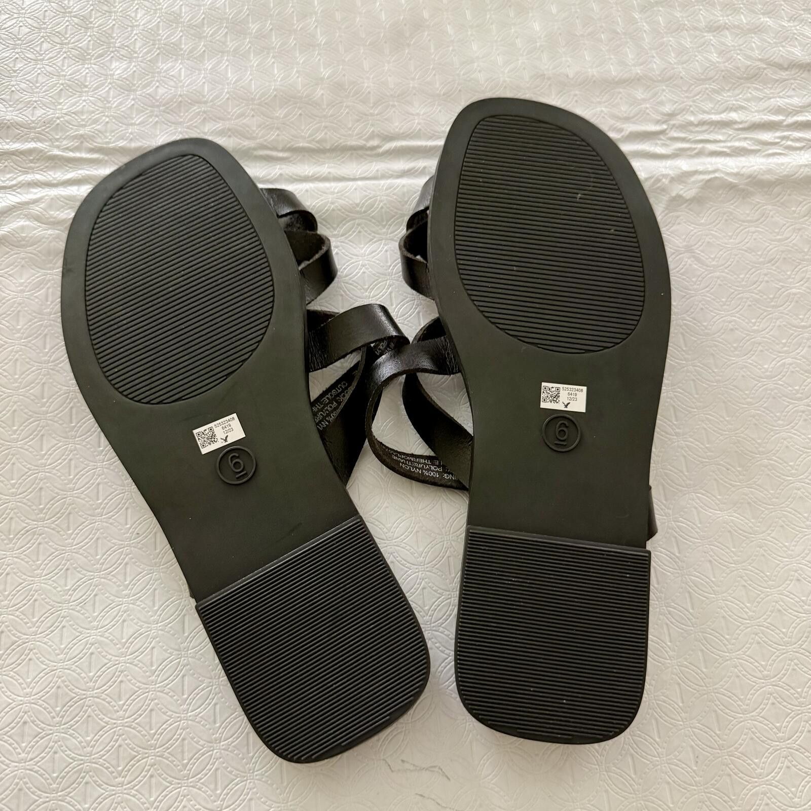 American Eagle Outfitters American Eagle Black Strappy Flat Sandals Size 6 Size US 6 / IT 36 - 3 Thumbnail