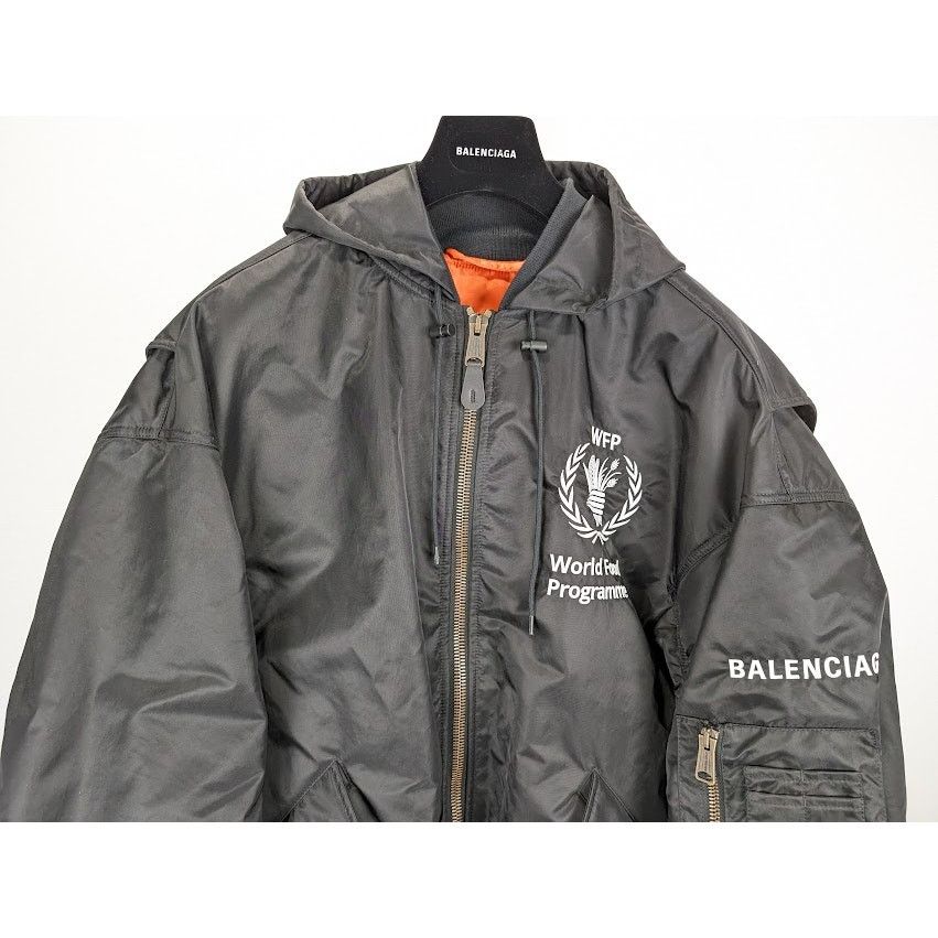 Balenciaga o1rshd1 World Food Program Hooded Nylon Bomber in Black Size US XL / EU 56 / 4 - 5 Thumbnail