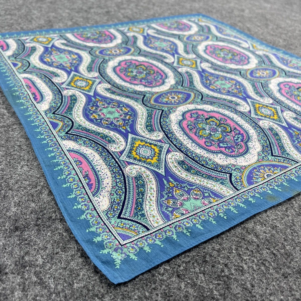 Kenzo Kenzo Handkerchief / Bandana / Neckerchief / Headscarf B310 Size ONE SIZE - 7 Thumbnail