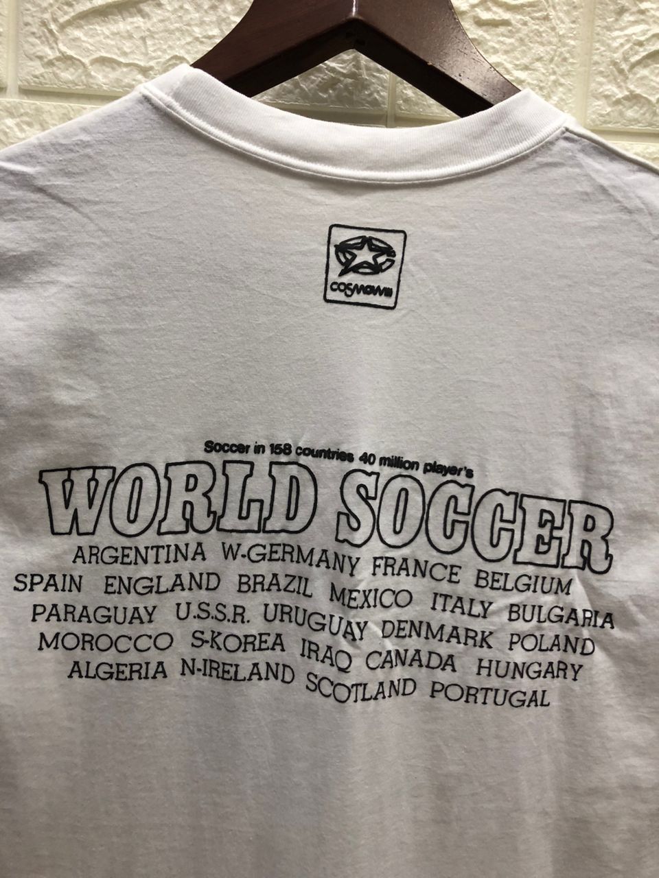 Vintage Cosmowin Vintage Graphic world soccer player made in japan Size US M / EU 48-50 / 2 - 3 Thumbnail