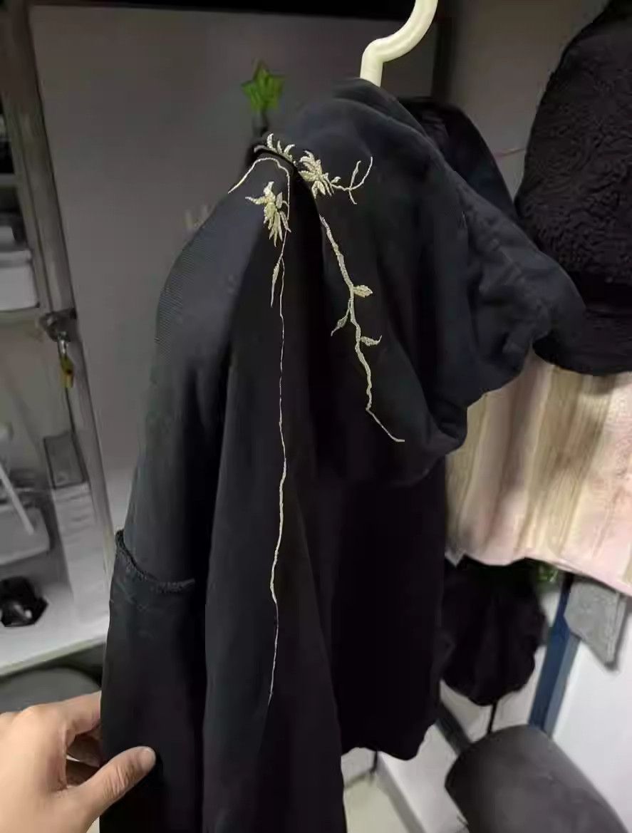 Haider Ackermann Haider Ackermann Gold Flower Embroidered Sweatshirt Size US L / EU 52-54 / 3 - 2 Thumbnail