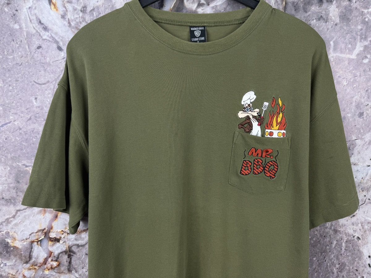 Warner Bros Men’s Warner Bros Studio Store T-Shirt Mr.BBQ 1998 Size XL Size US XL / EU 56 / 4 - 3 Thumbnail