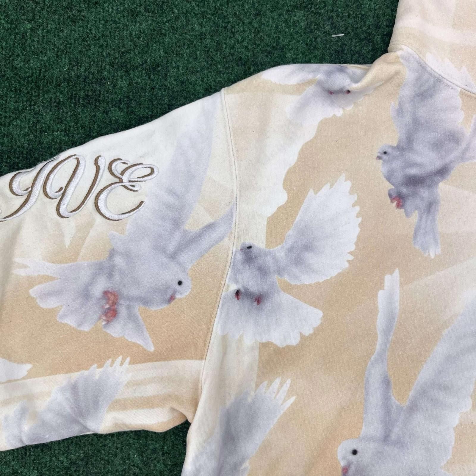 Supreme Supreme Doves Hooded Sweatshirt Tan S Used Size US S / EU 44-46 / 1 - 4 Thumbnail