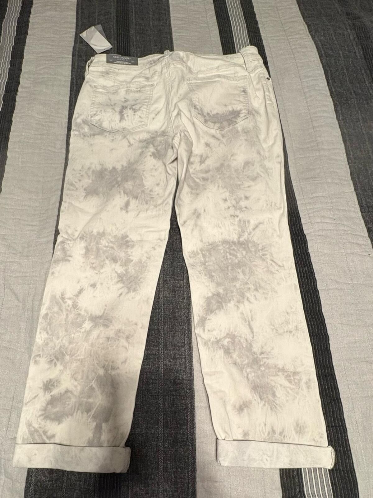 Chicos Chico’s so slimming girlfriend slumped jeans Size 30" / US 8 / IT 44 - 2 Thumbnail