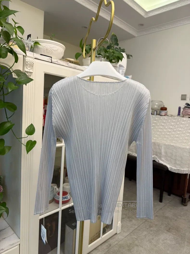 Issey Miyake Issey Miyake Light Gray Crew Neck Base Layer Top Size L / US 10 / IT 46 - 3 Thumbnail