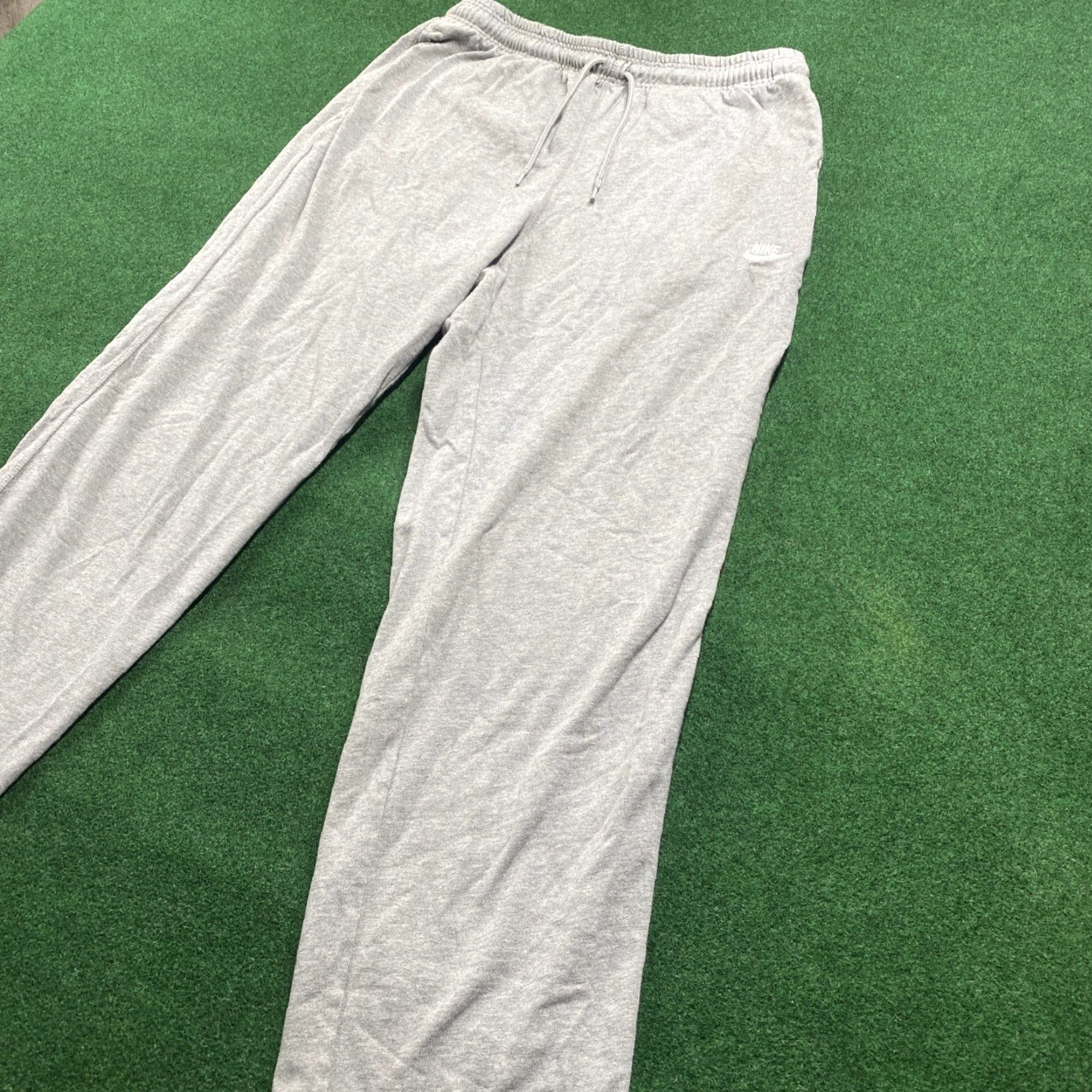 Nike VINTAGE Nike Sweatpants Mens L Gray Y2K Baggy Track Pants Joggers FITS 32x30 Pants Nike Mens Gray 90s Western Classic American USA Baggy Size US 33 - 2 Thumbnail