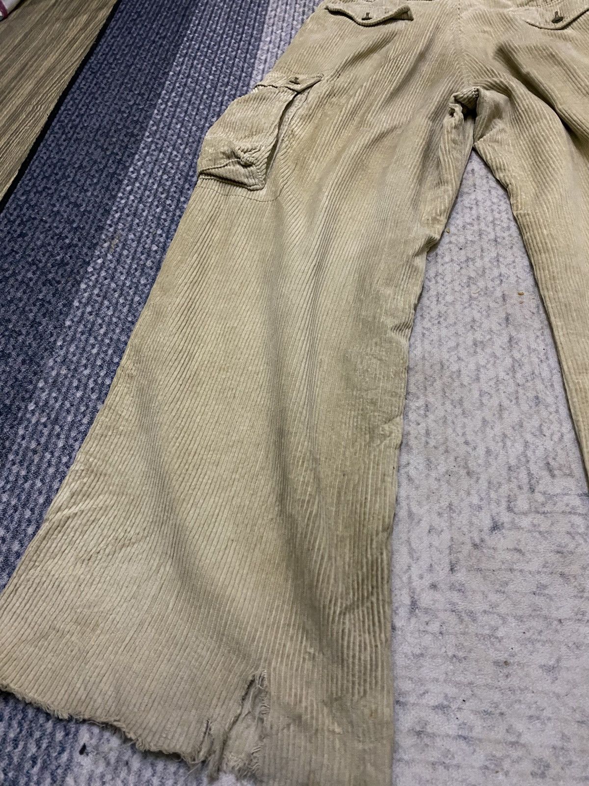 Johnbull JOHNBULL RIPPED FLARED CARGO CORDUROY PANT Size US 33 - 8 Thumbnail