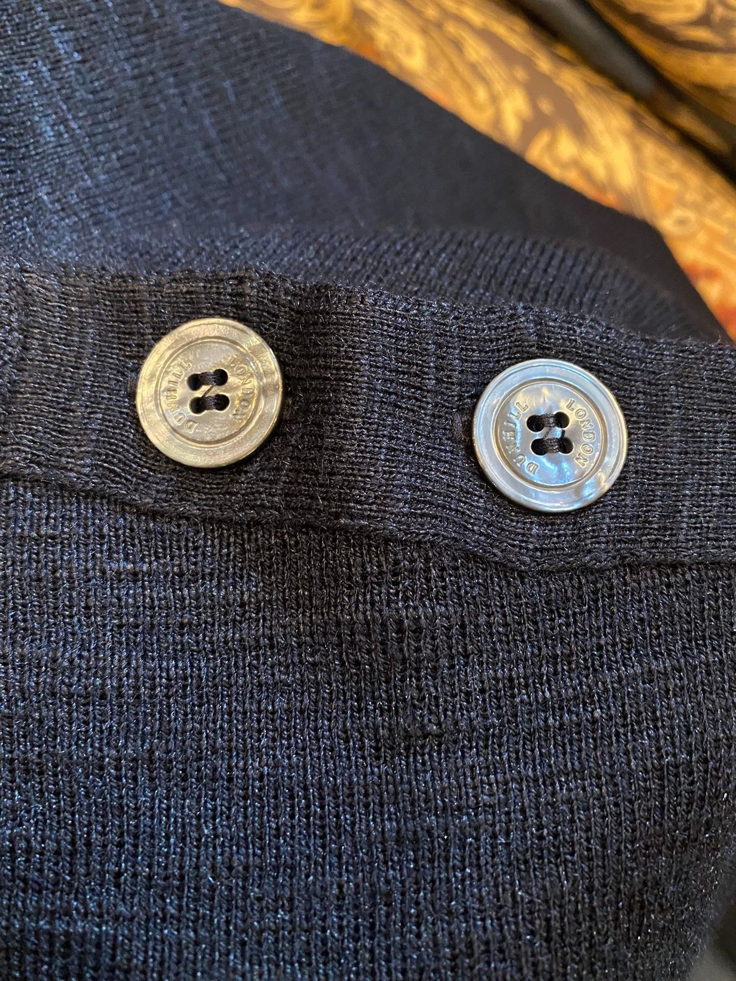 Alfred Dunhill Dunhill 100% Silk Italian Made Sweater MOP Buttons Size US M / EU 48-50 / 2 - 8 Thumbnail
