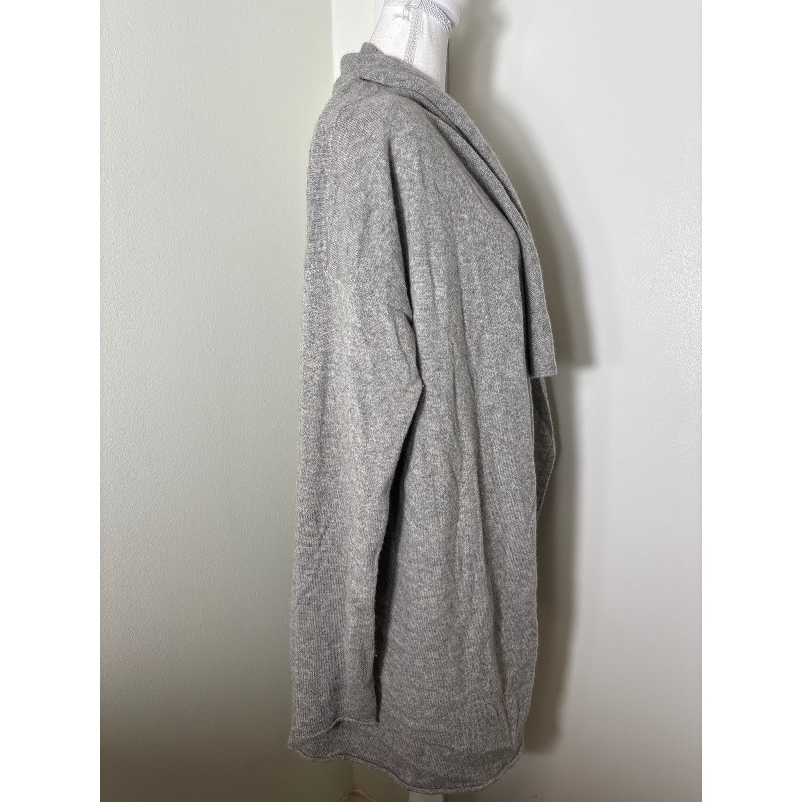 White + Warren White + Warren Gray Cashmere Cardigan Sz L Size L / US 10 / IT 46 - 2 Thumbnail