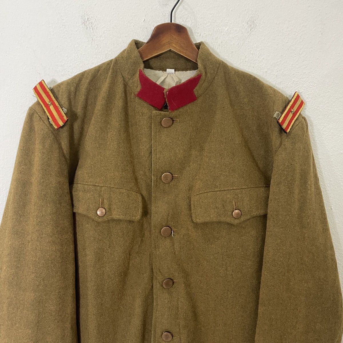 Vintage Vintage Military Button Ups Jacket Size US L / EU 52-54 / 3 - 4 Thumbnail