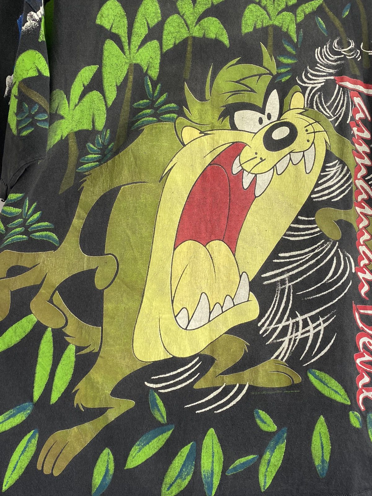 Cartoon Network × Vintage Vintage 1993 Looney Tunes Tasmanian Devil All Overprint Tee Size US L / EU 52-54 / 3 - 21 Thumbnail