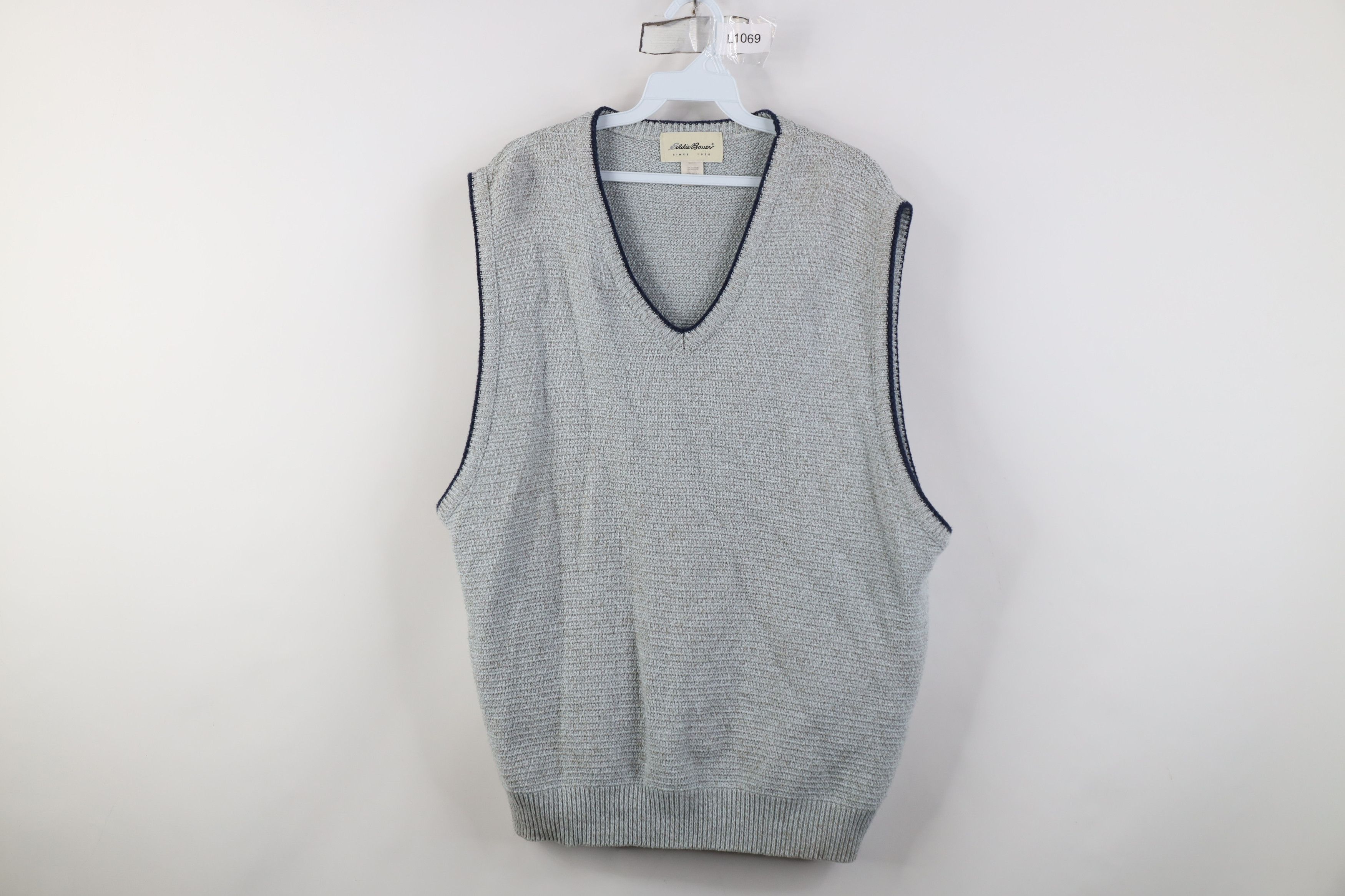 Eddie Bauer Vintage 90s Eddie Bauer Knit V-Neck Sweater Vest Gray USA Size US L / EU 52-54 / 3 - 1 Thumbnail
