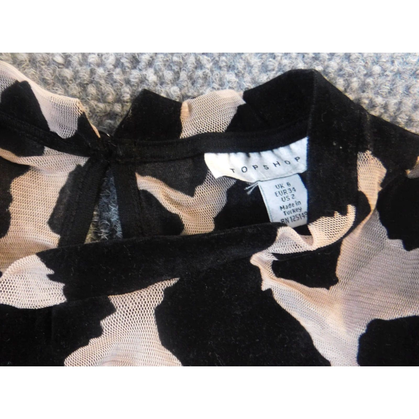 Topshop Topshop Womens Blouse Top 2 Animal Print Black Multicolor Crew Neck Long Sleeve Casual Polyester Down Ruffle Basic Shirt Womens Regular Size 2 Size XS / US 0-2 / IT 36-38 - 4 Thumbnail