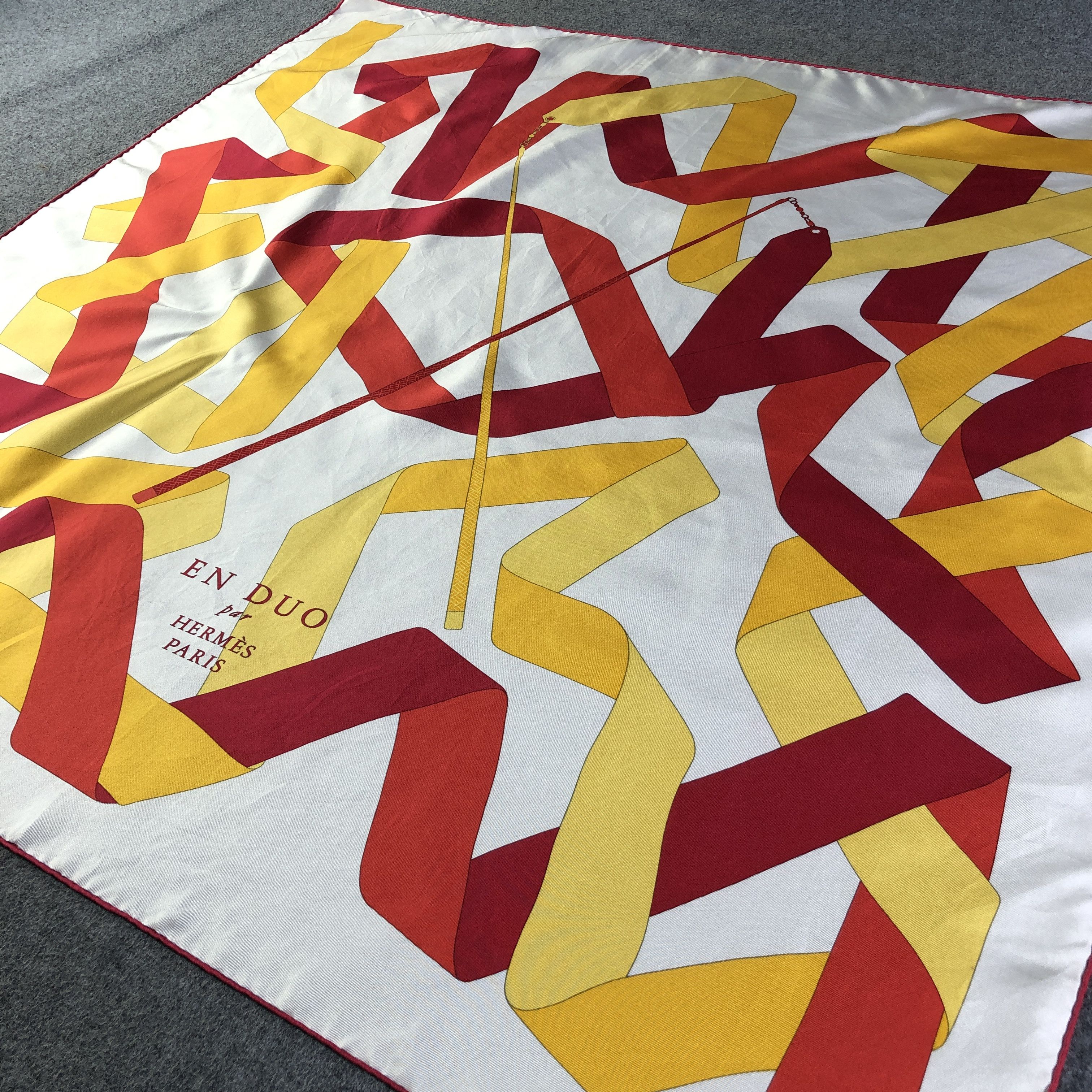 Hermes Vintage Hermes En Duo Silk Scarf M1135 Size ONE SIZE - 3 Thumbnail