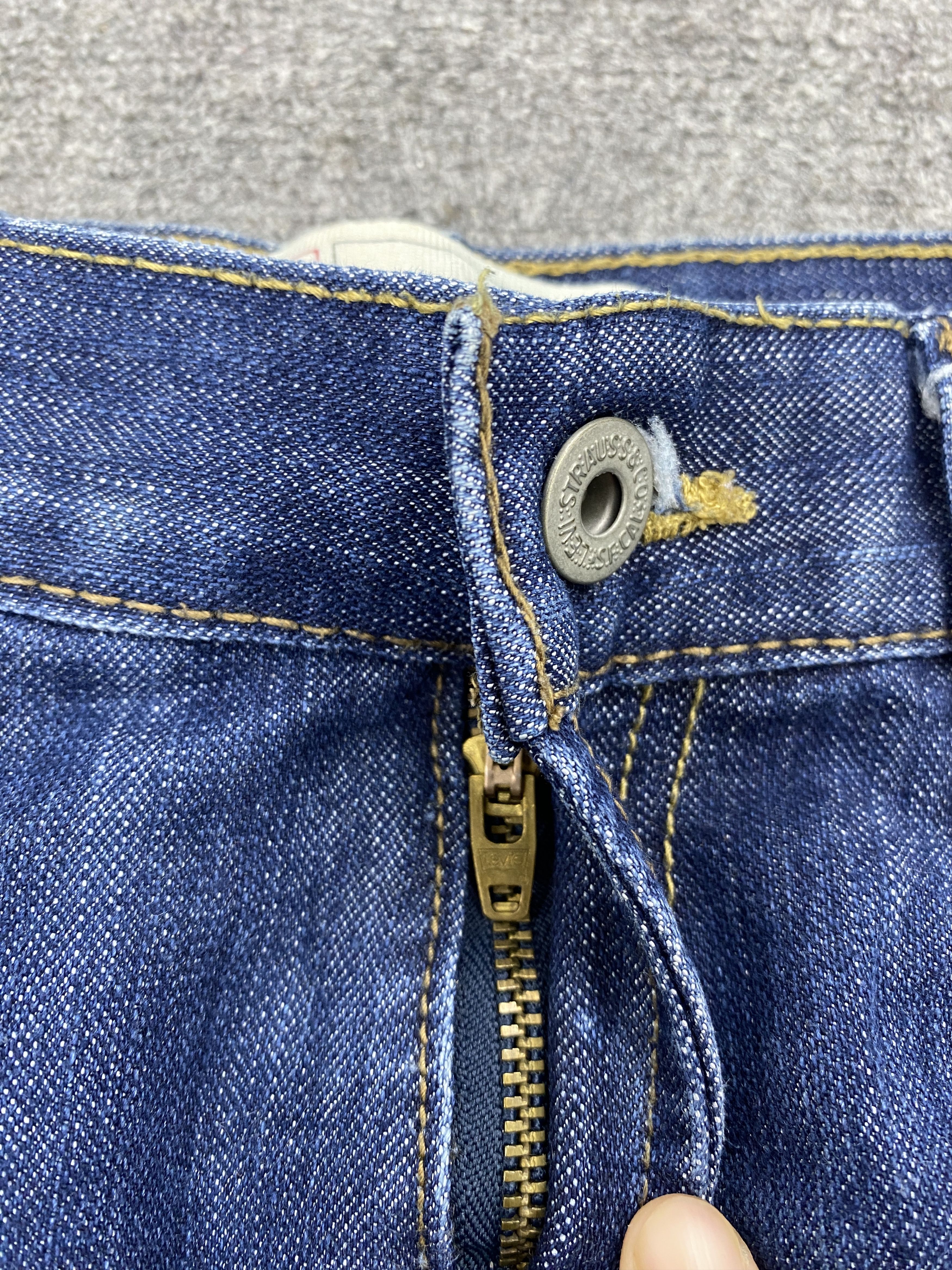 Levi's Vintage Distressed Levis 514 Faded Blue Jeans S0034 Size US 28 / EU 44 - 15 Thumbnail