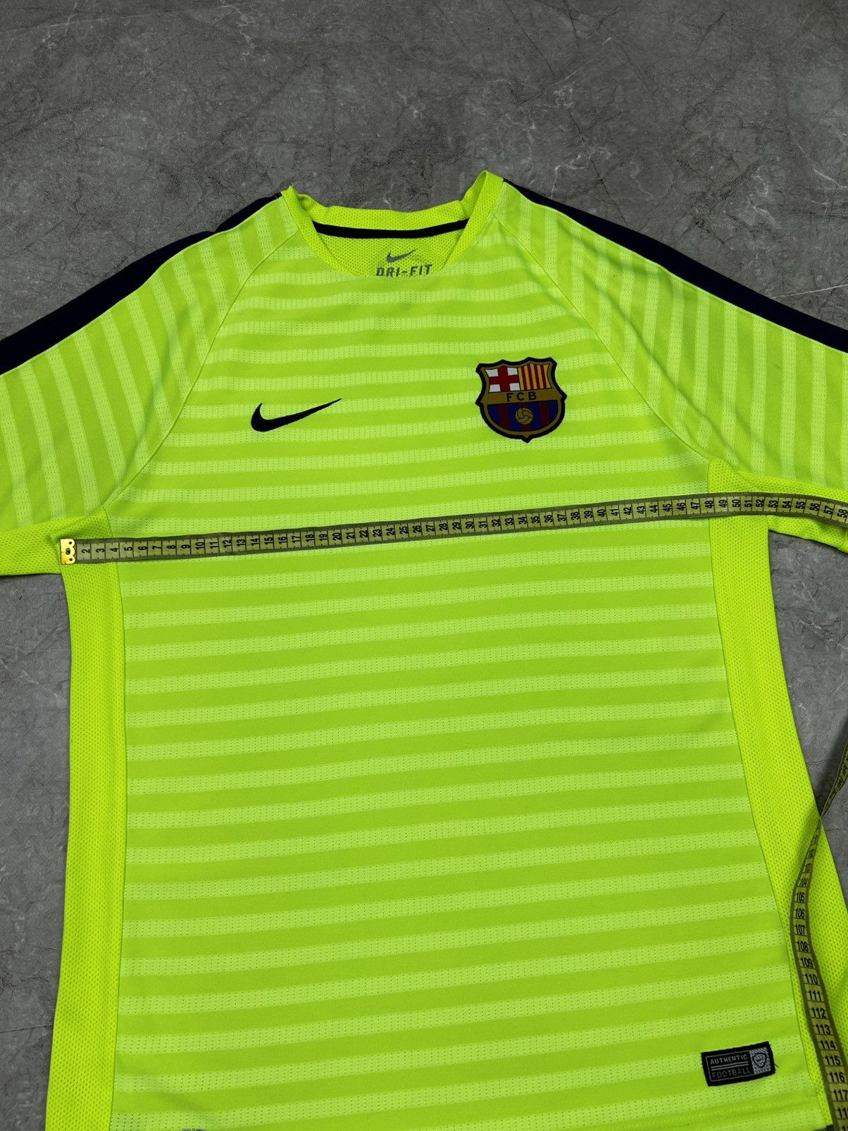 Nike Vintage Nike F.C Barcelona Soccer Jersey T-shirt Y2K Rare Size US L / EU 52-54 / 3 - 7 Thumbnail