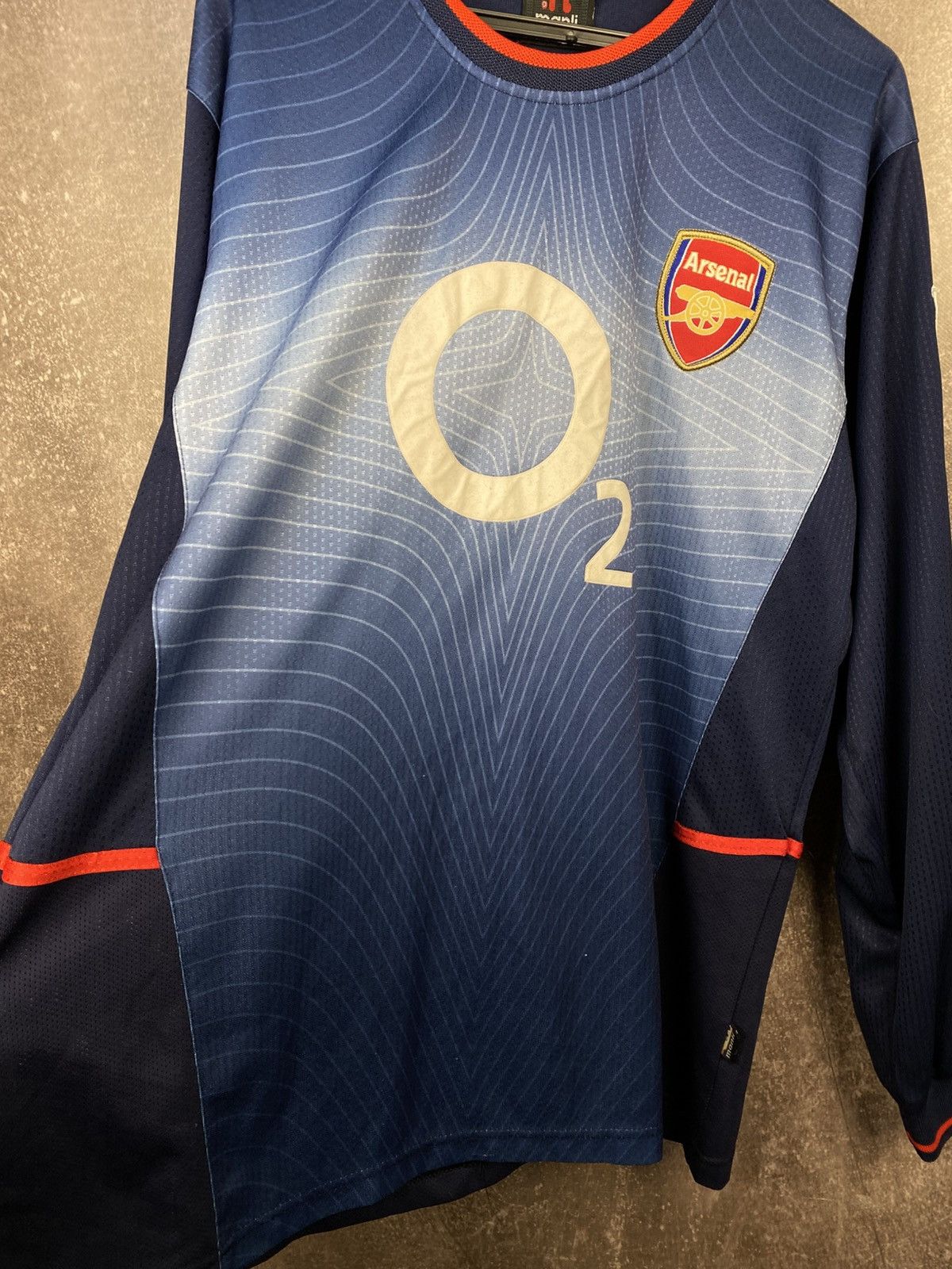 Nike Vintage Arsenal O2 rare soccer jersey 2002 Size US XL / EU 56 / 4 - 7 Thumbnail