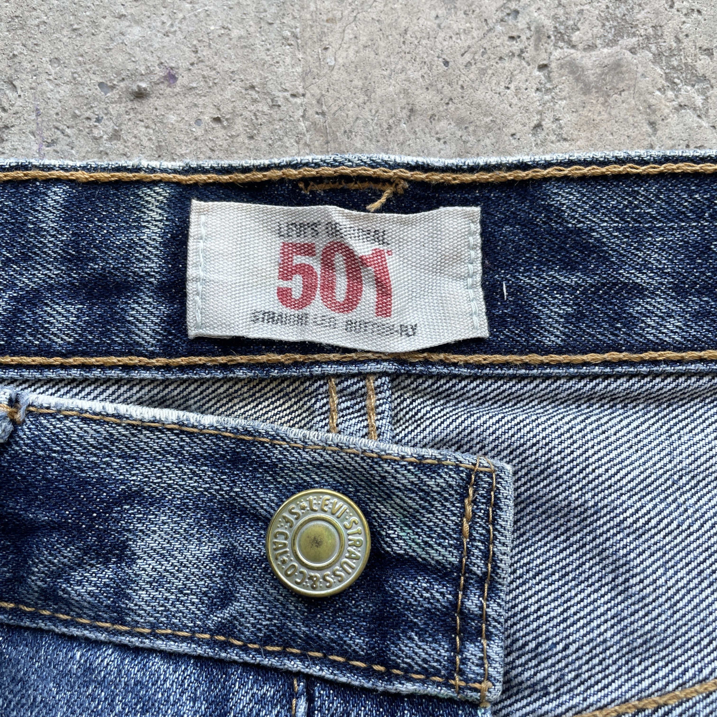 Levi's Vintage Levi’s 501 Faded Distressed Denim Ripped Jeans Pants Size US 32 / EU 48 - 6 Thumbnail