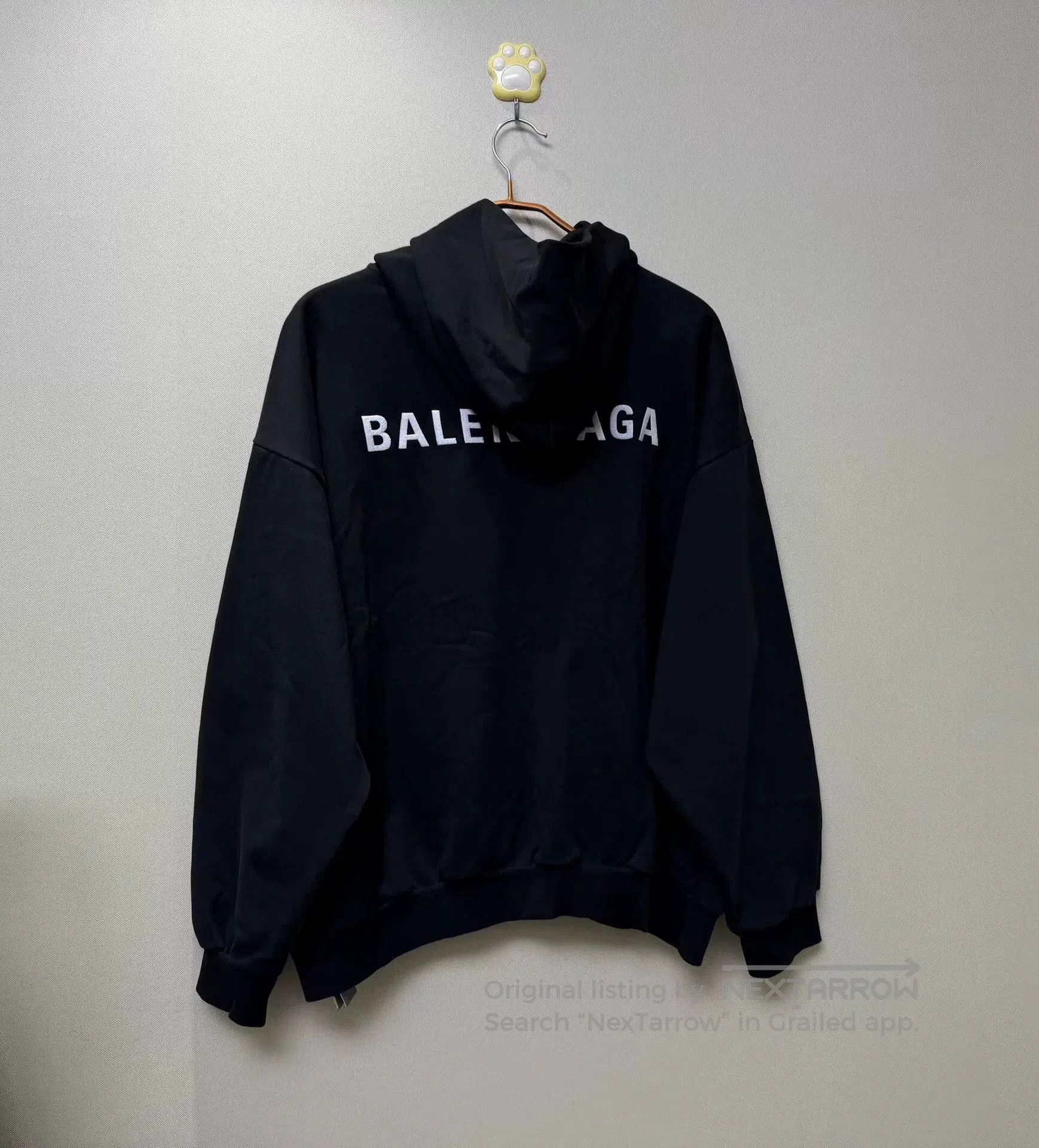 Balenciaga balenciaga black embroidered sweatshirt for men. Size US M / EU 48-50 / 2 - 4 Thumbnail