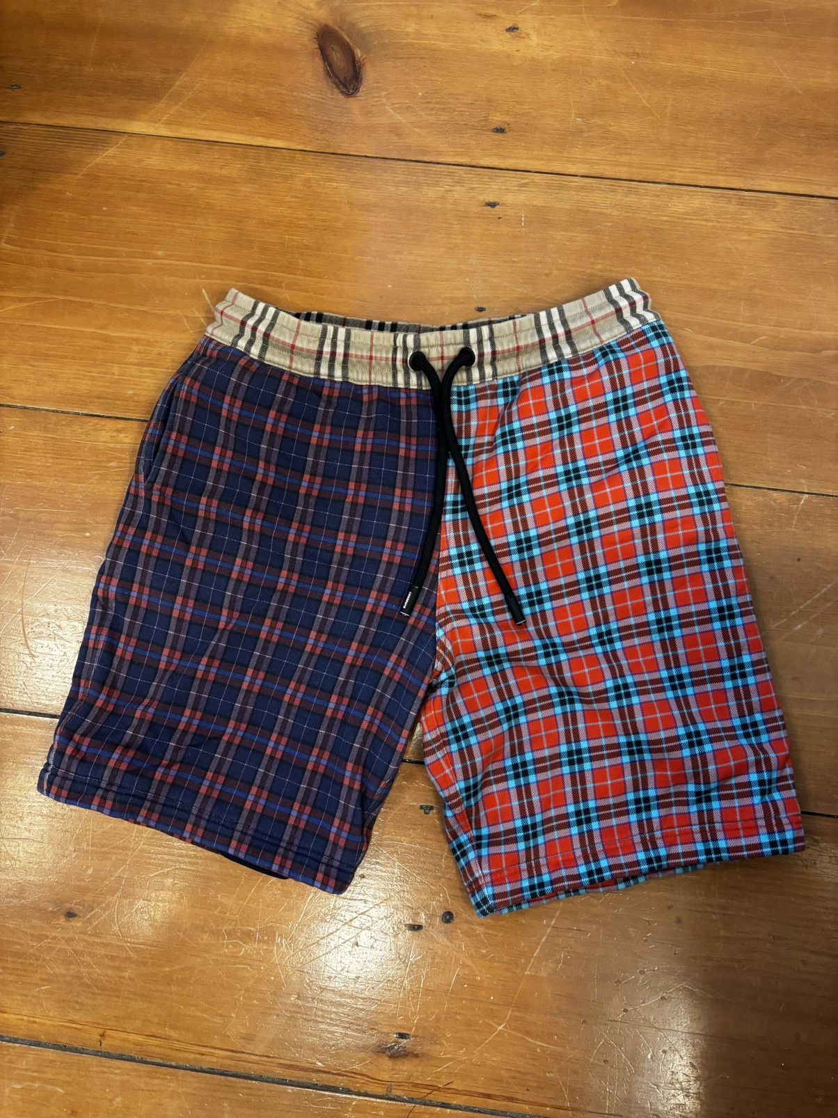 Burberry Burberry flannel plaid multi color shorts Size US 30 / EU 46 - 1 Thumbnail