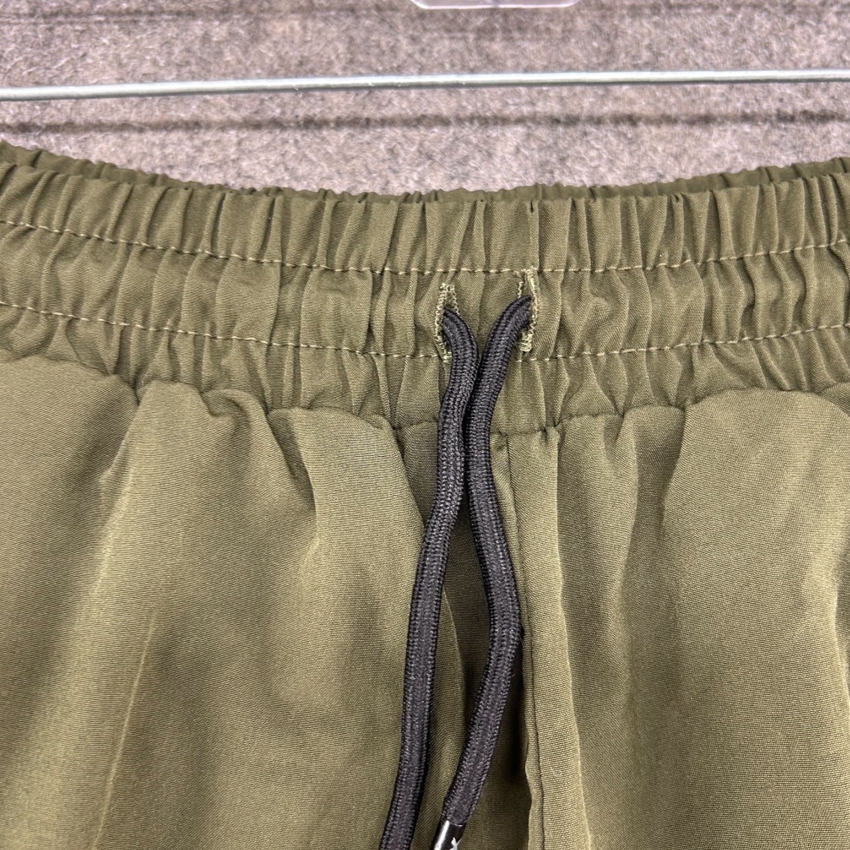Logo 7 Apex Shorts Mens L Green Drawstring Elastic Waist Lined Logo Running Training Size US 33 - 3 Thumbnail