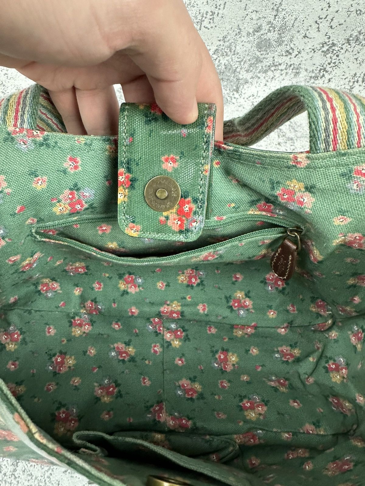 Designer Cath Kidston Floral Oilcloth Tote Bag Mini Green Rose Print Size ONE SIZE - 7 Thumbnail