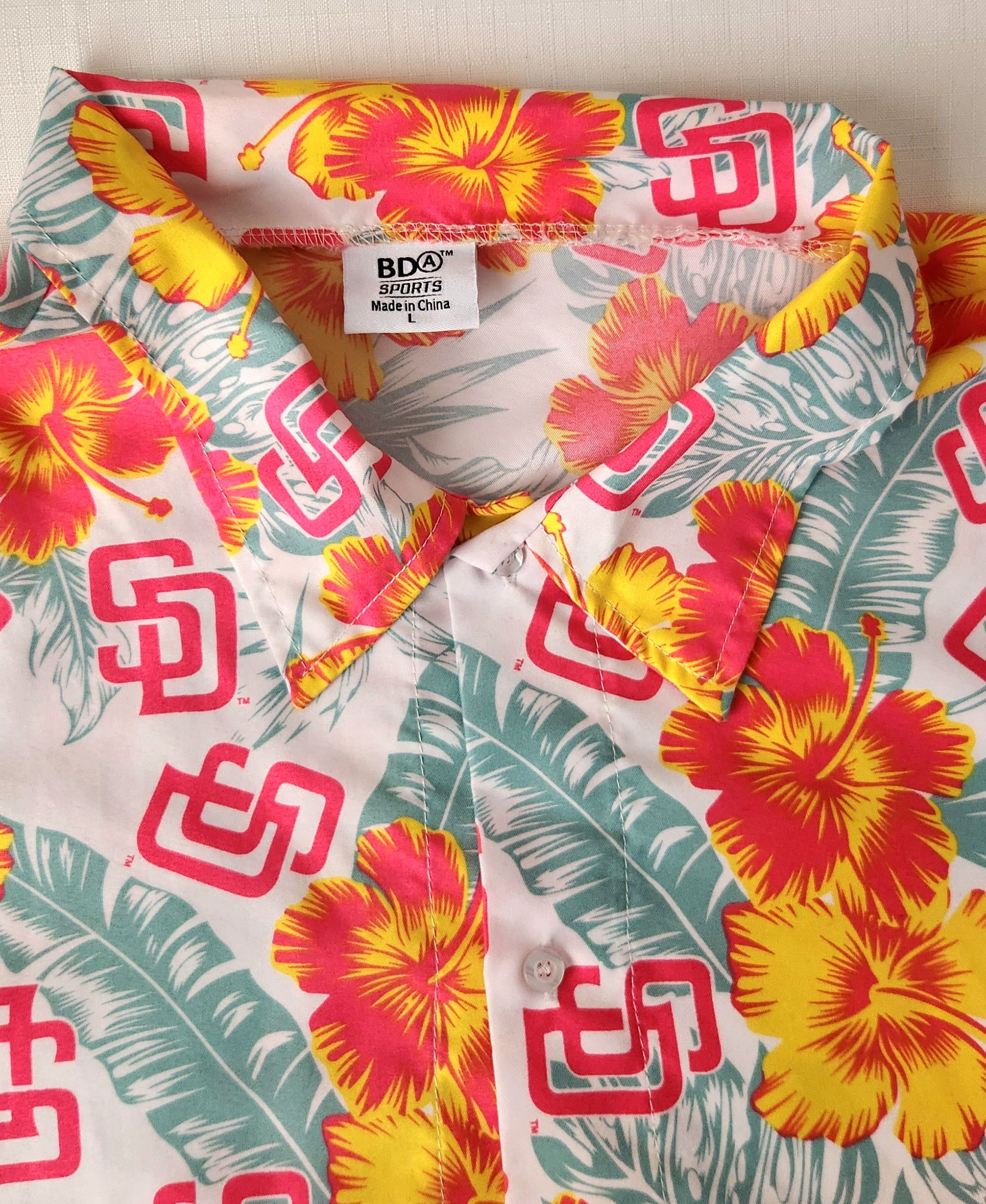 Other San Diego Padres Men's SZ Large Southwest City Connect Size US L / EU 52-54 / 3 - 4 Thumbnail
