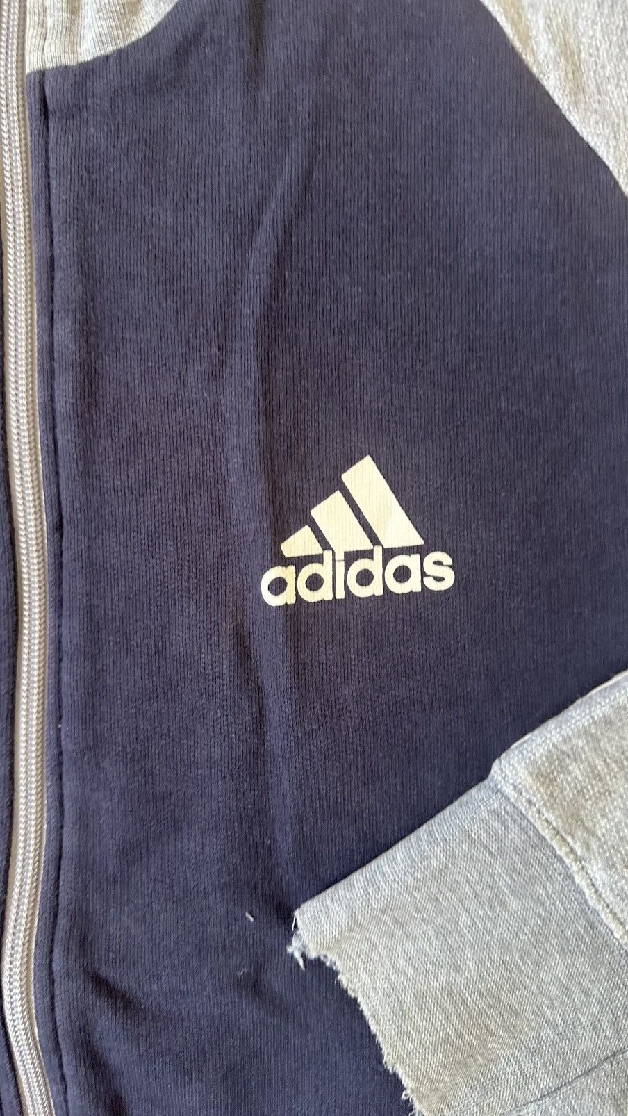 Adidas VIBTAGE ADIDAS DISTTESSED SWEATER Size US M / EU 48-50 / 2 - 2 Thumbnail