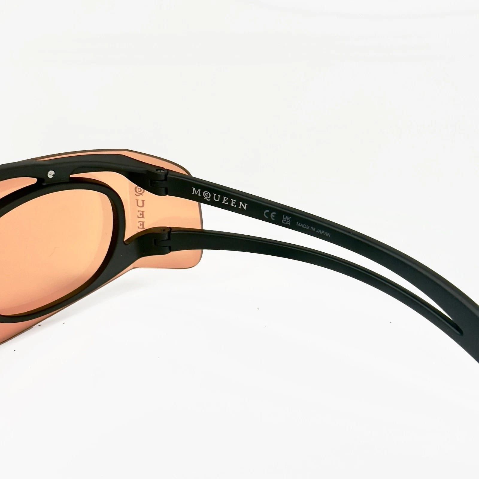 Alexander McQueen ALEXANDER MCQUEEN AM0489S 0489 Black Orange Mask Fashion 003 Size ONE SIZE - 7 Thumbnail