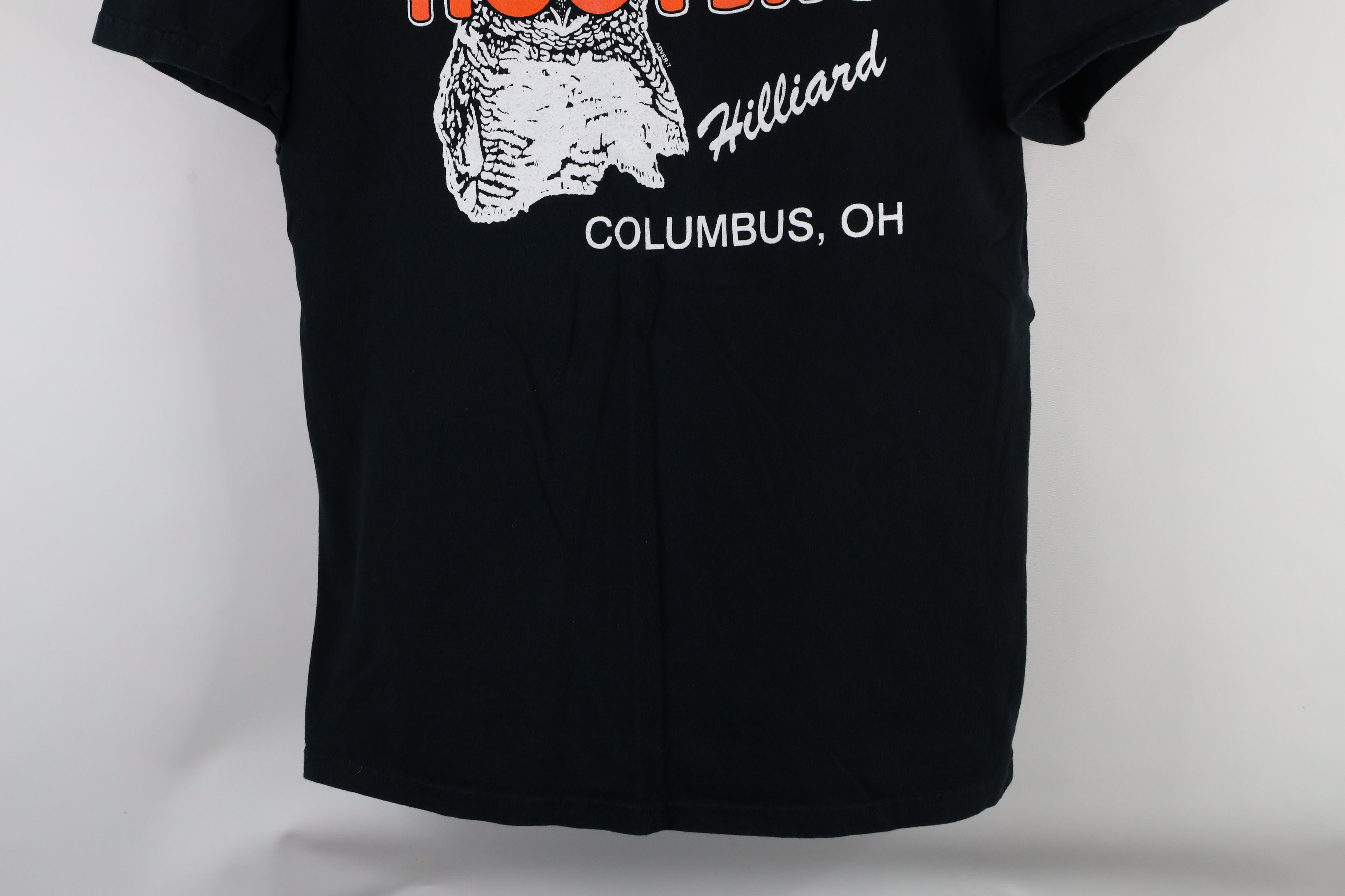 Vintage Vintage 90s Hooters Out Hilliard Columbus Ohio T-Shirt Size US L / EU 52-54 / 3 - 3 Thumbnail
