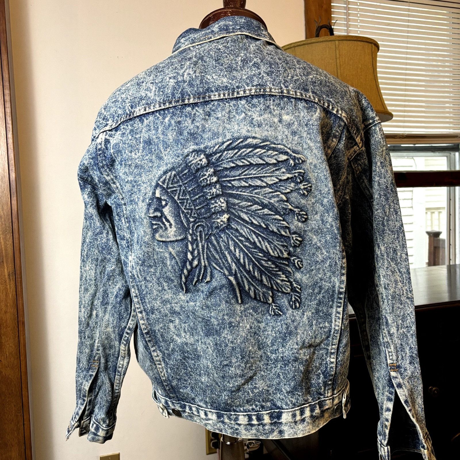 Other Men's Indian Tribal Back Design Size S VTG Acid Wash Denim J Size US S / EU 44-46 / 1 - 3 Thumbnail