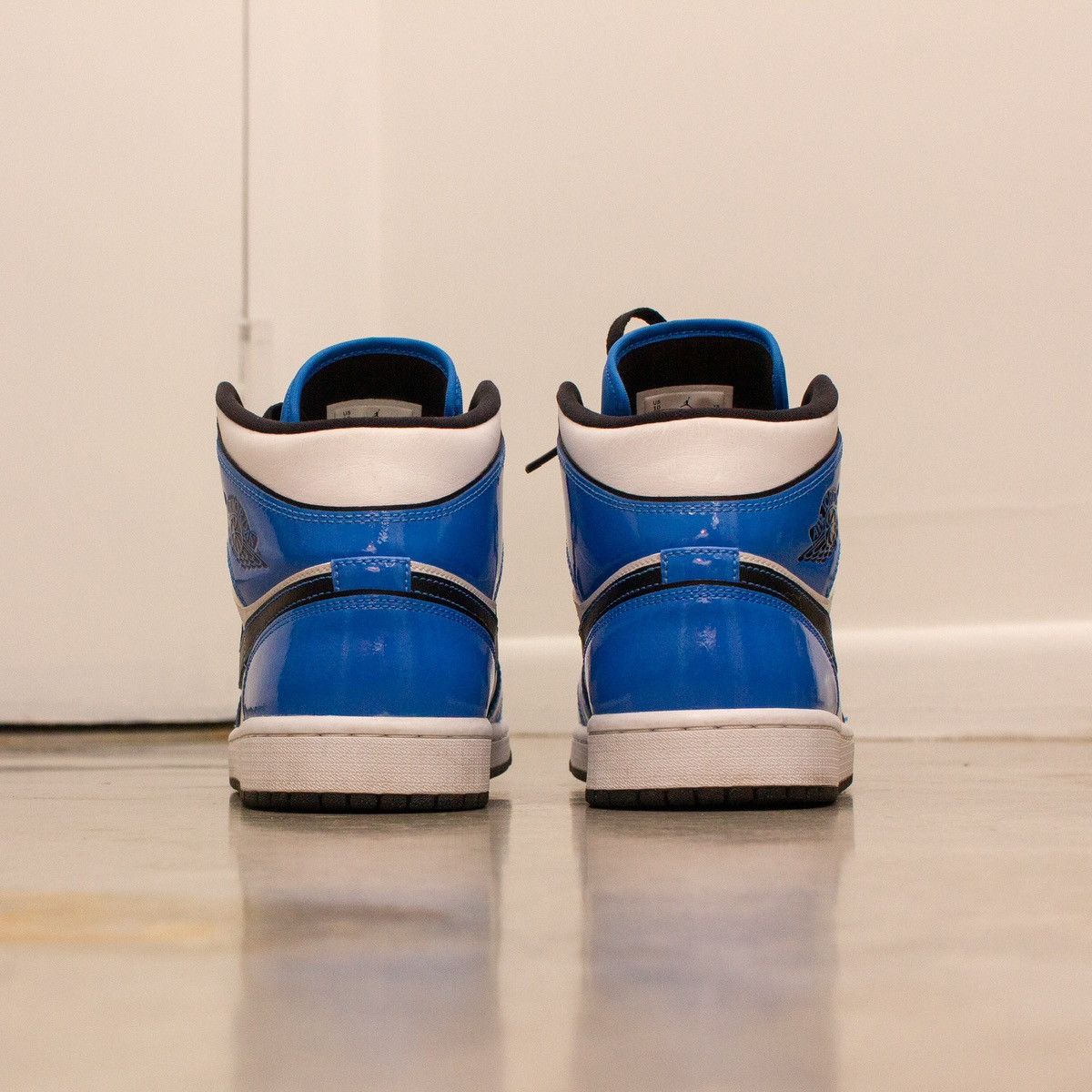 Nike Rare AIR JORDAN 1 MID SE "SIGNAL BLUE"-DD6834-402 Size US 10 / EU 43 - 6 Thumbnail