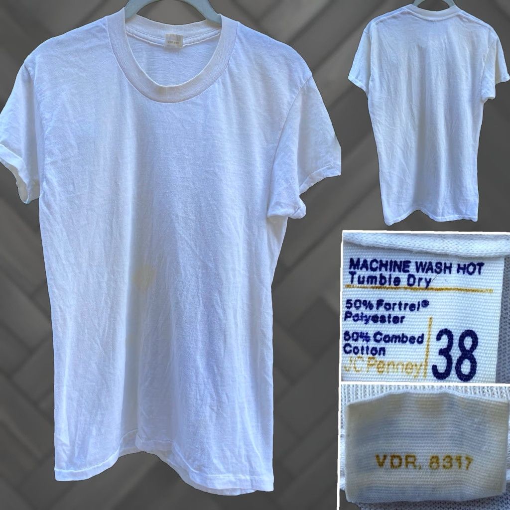 JCPenney VINTAGE JCPenney Blank White T-Shirt 38 USA 50/50 Fortrel Cotton Poly Short Sleeve Men's Shirt 1970s Rockabilly White fits Men Size US M / EU 48-50 / 2 - 1 Thumbnail