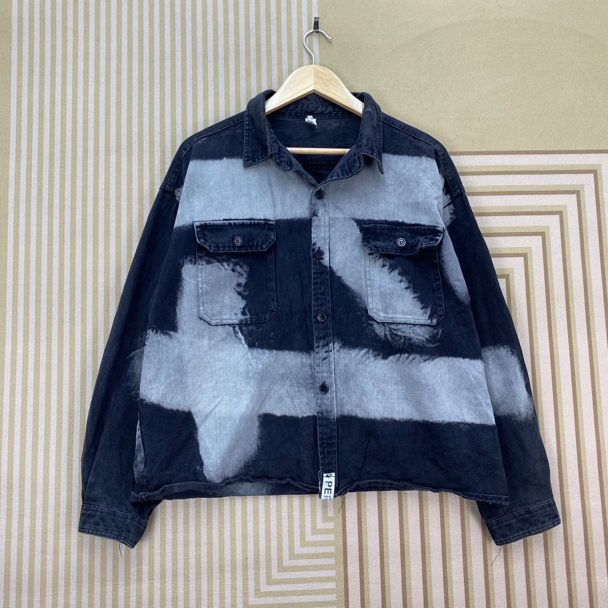 Japanese Brand 🫶Vintage Japanese Brand Denim Shirt Dual Pocket Stonewash Size US M / EU 48-50 / 2 - 1 Thumbnail