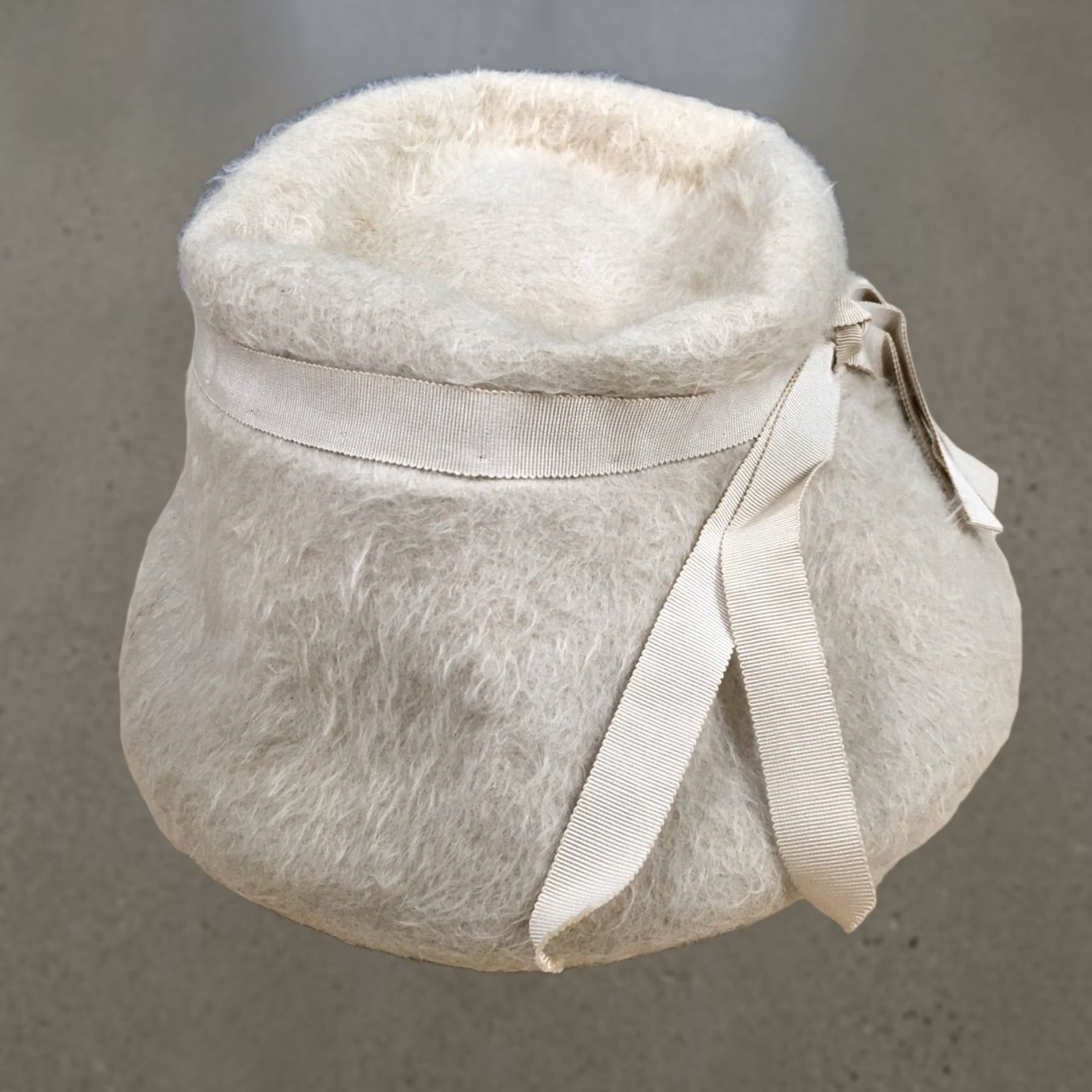 Vintage Betmar Bucket Hat Womens One Size Beige Fur Classic Vintage Retro Chic Casual Hat Size ONE SIZE - 1 Thumbnail