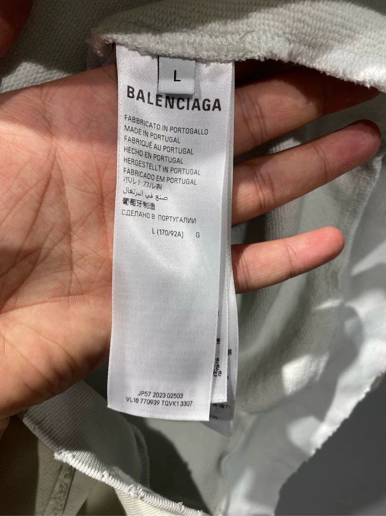 Balenciaga Balenciaga Tattoo Aged White Graffiti Zip-Up Hoodie Size US L / EU 52-54 / 3 - 4 Thumbnail