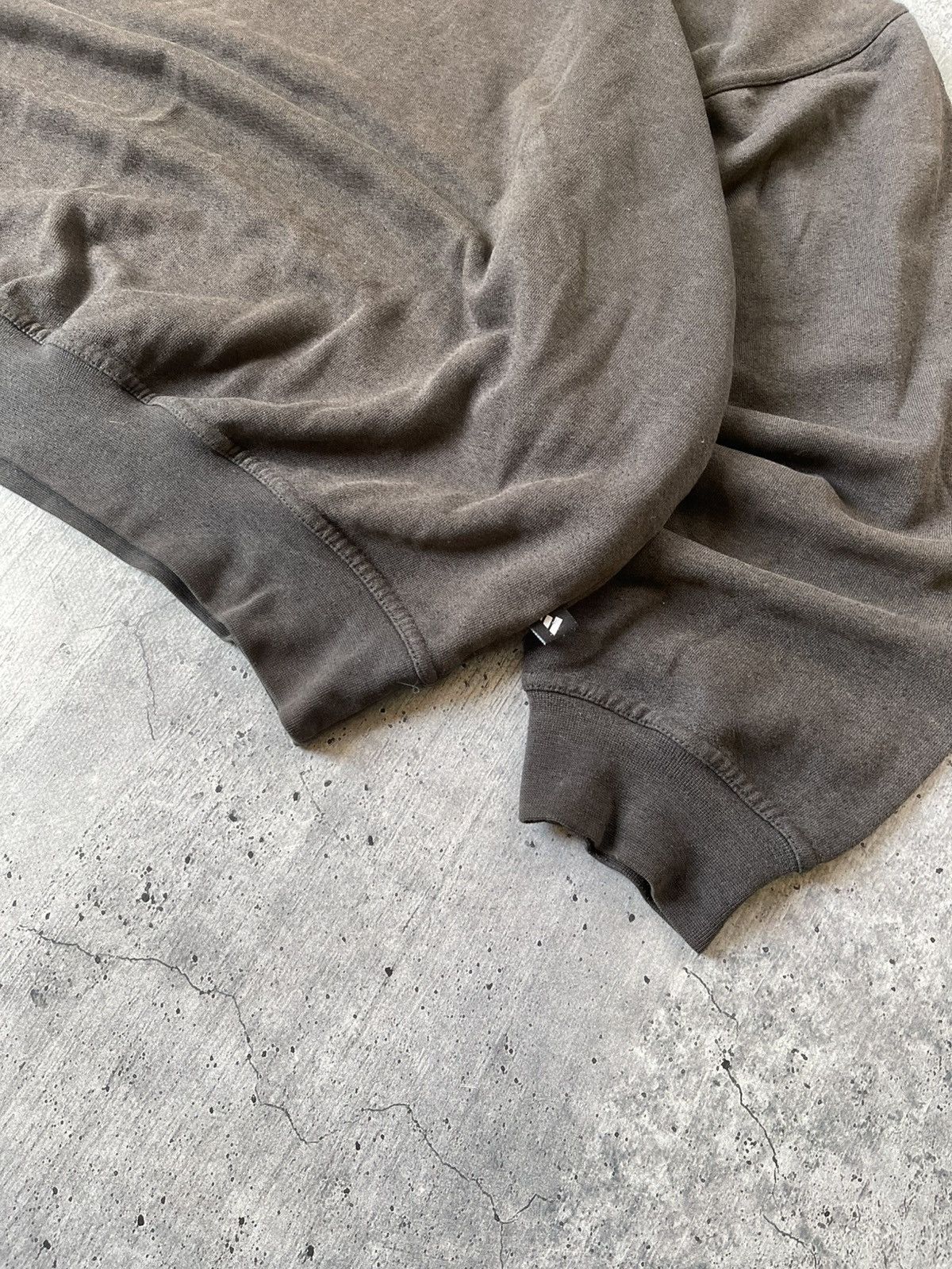 Adidas × Vintage Vintage Adidas distressed big logo oversized Y2K sweatshirt Size US L / EU 52-54 / 3 - 7 Thumbnail