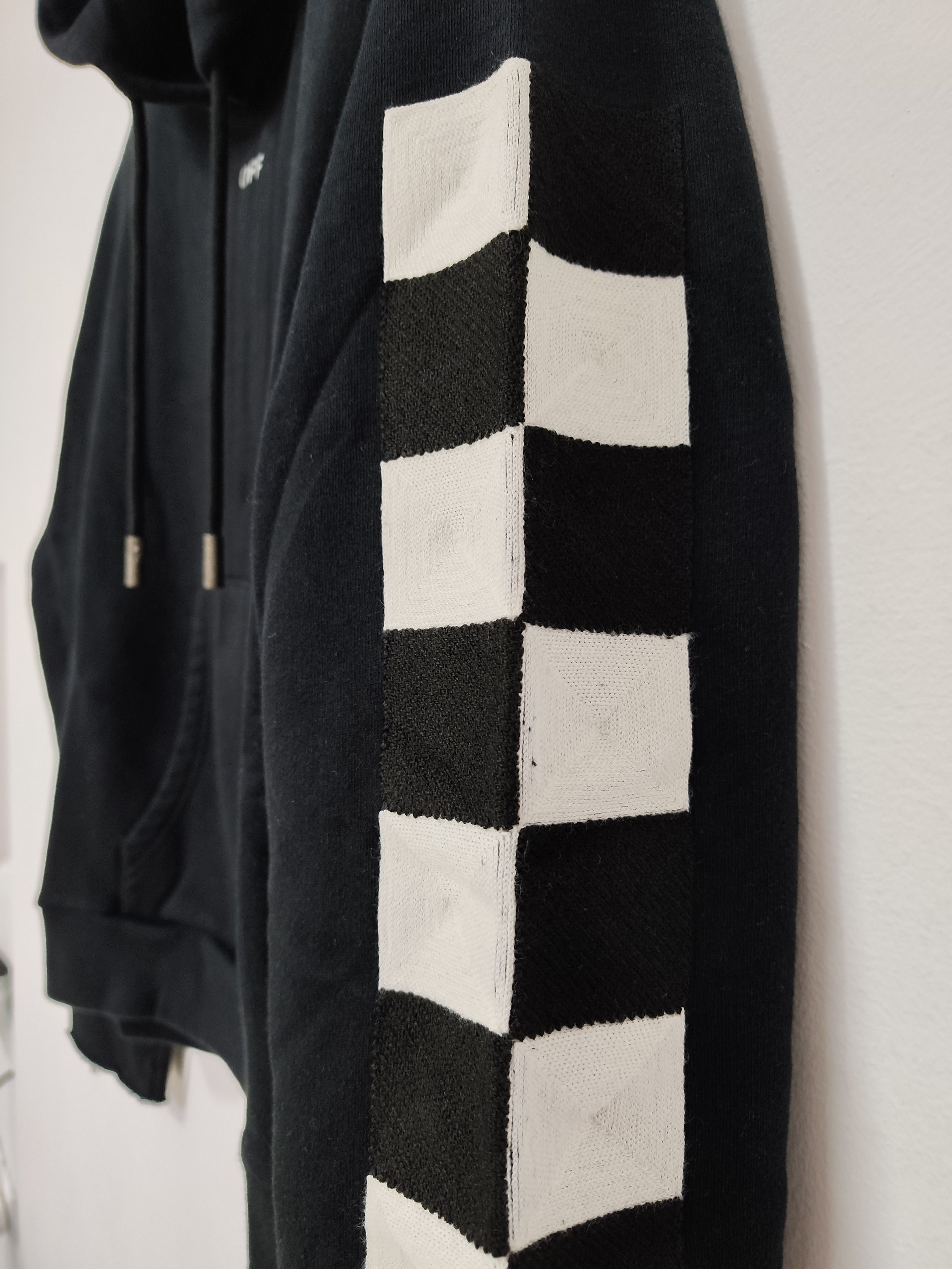 Off-White Off-White "Checked Arrow" Size US M / EU 48-50 / 2 - 2 Thumbnail