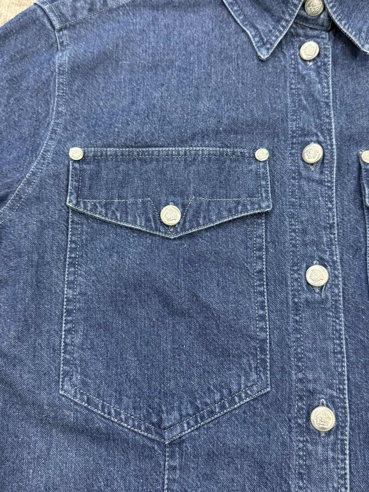 Versace RARE VERSACE WESTERN DENIM SHIRT Size S / US 4 / IT 40 - 13 Thumbnail