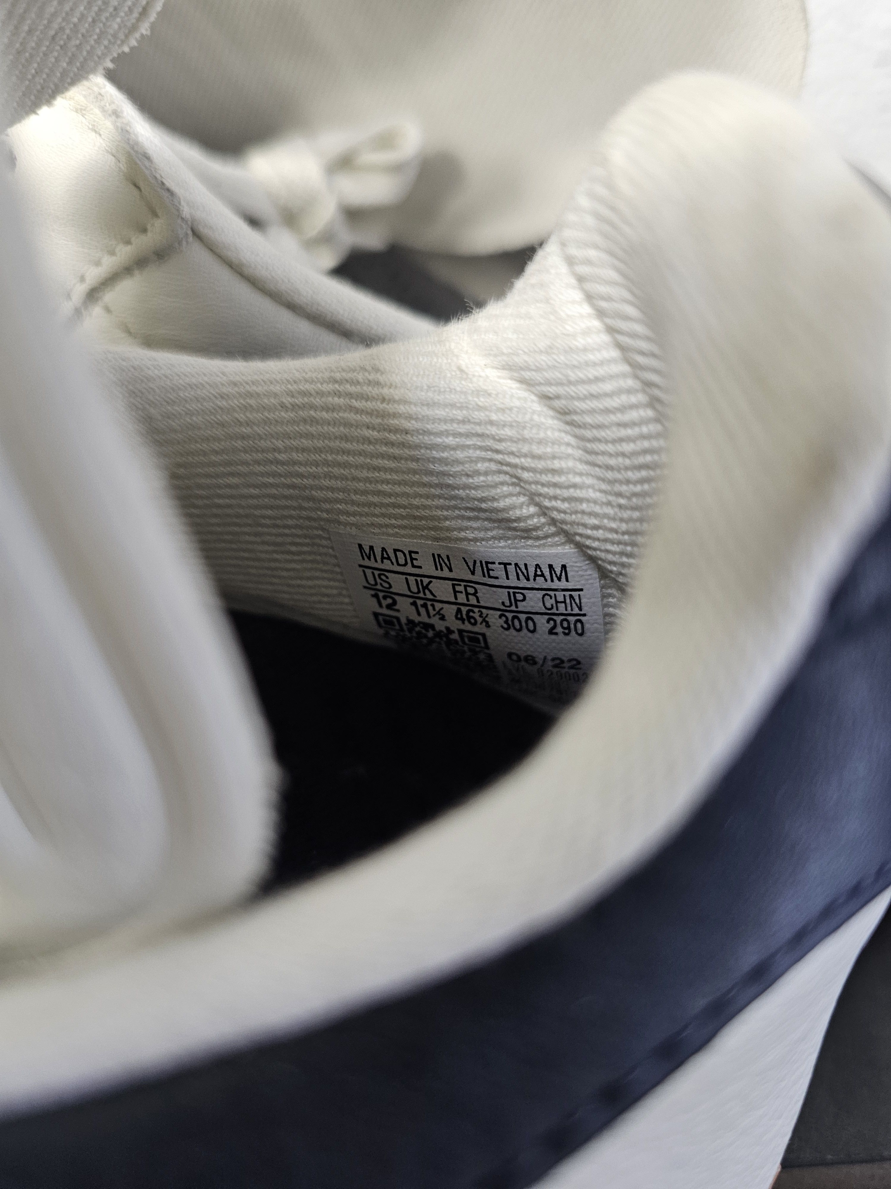 Adidas × Pharrell Adidas x Human Race Samba Cloud Size US 12 / EU 45 - 4 Thumbnail