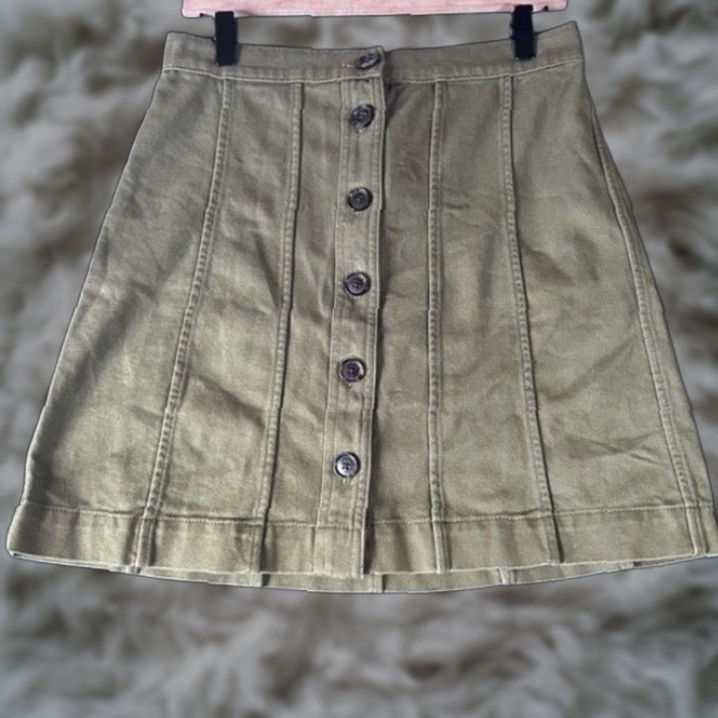 Banana Republic VINTAGE Banana Republic Skirt A-Line Olive Green Size 2 Button Front Midi/Kn 0? Size 26" / US 2 / IT 38 - 1 Thumbnail
