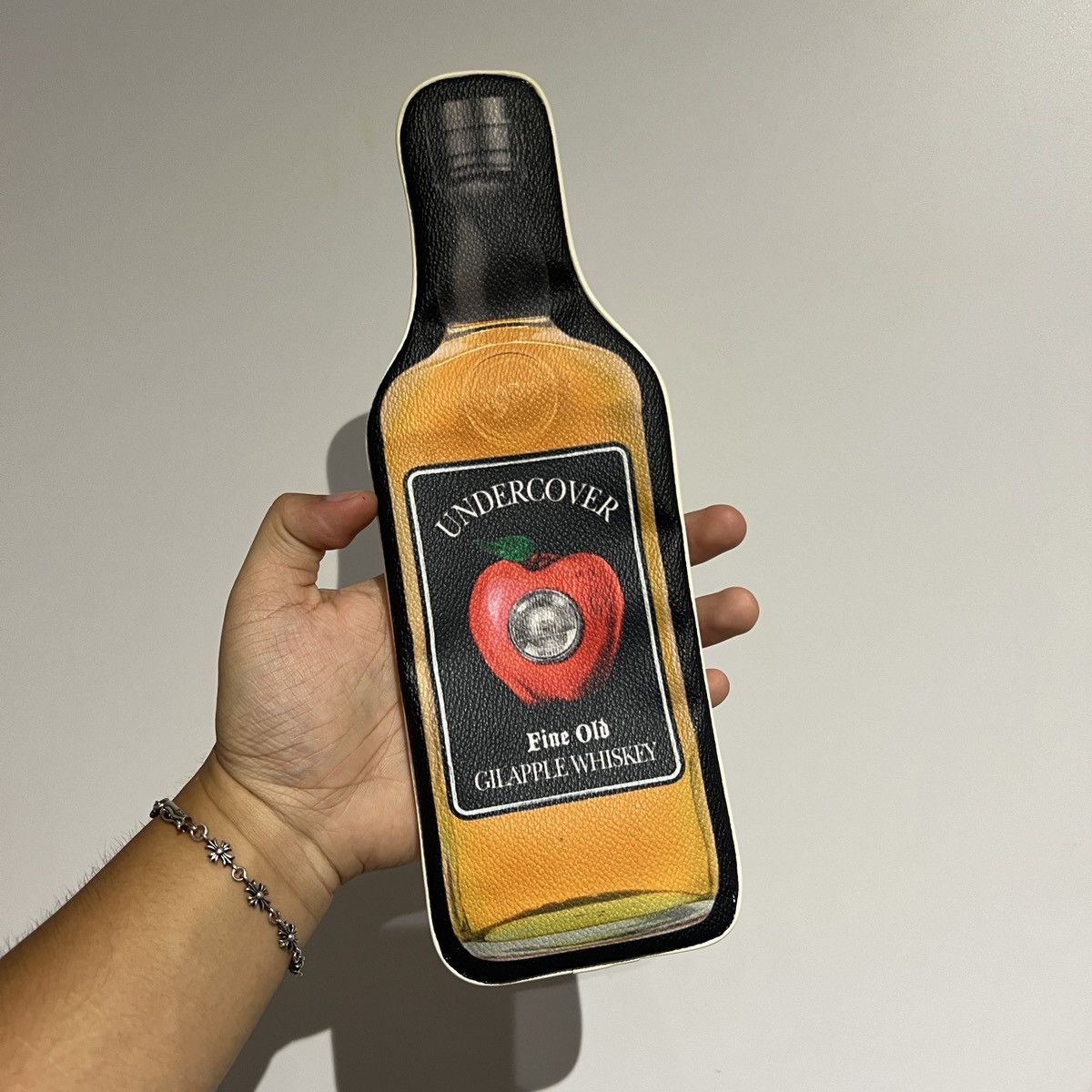Jun Takahashi Undercover Gilapple Whiskey Pouch Clutch Wallet Size ONE SIZE - 1 Thumbnail