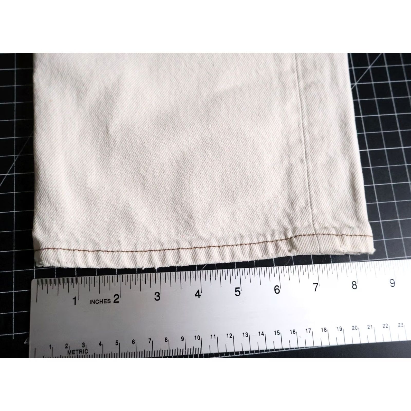 Levi's VINTAGE Levi's 501 Jeans Mens 34 x 29 Ivory Denim 90s Grunge Retro 1996 VTG Jeans Mens Regular Straight 5-Pocket Design Size US 35 - 7 Thumbnail
