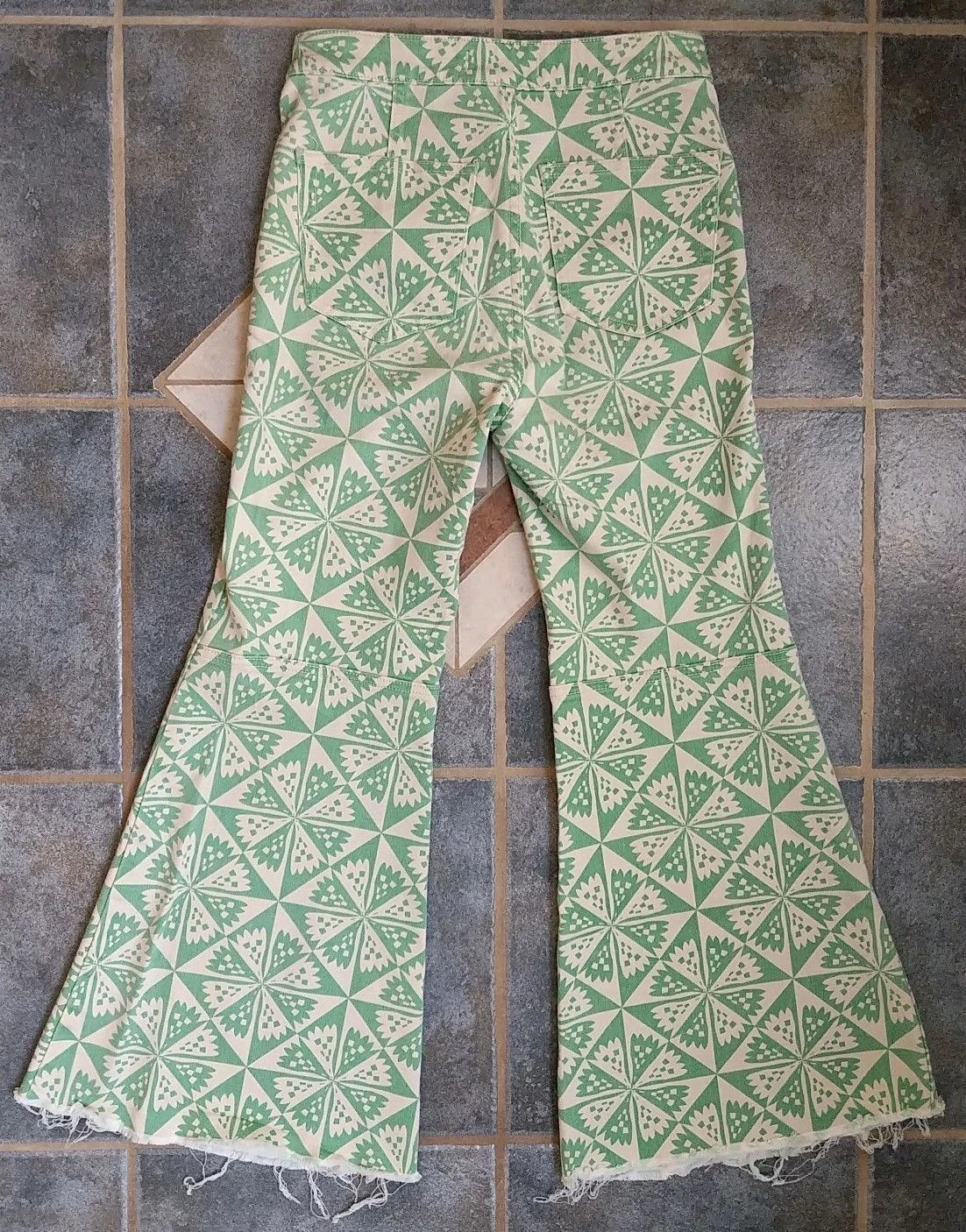 Free People Free People Pants Green Youthquake Crop Flare High Rise Size 26" / US 2 / IT 38 - 4 Thumbnail