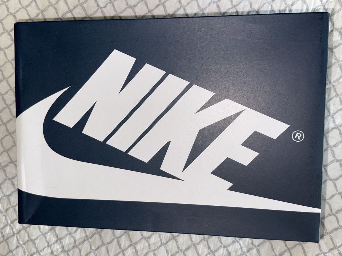 Jordan Brand Jordan 1 Retro High OG ‘ Midnight Navy ’ Size US 9 / EU 42 - 11 Thumbnail