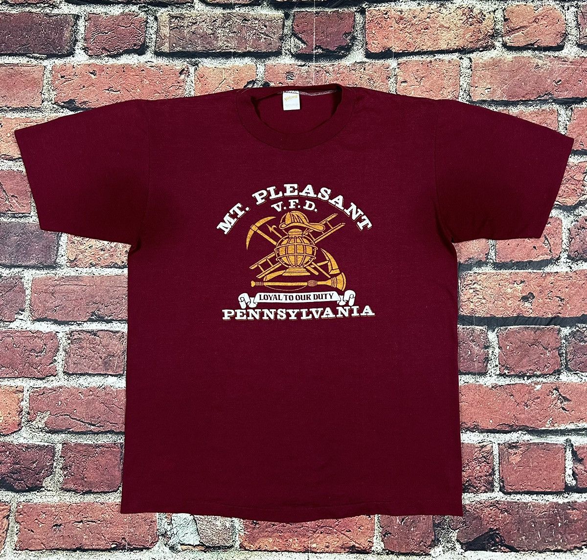 Vintage Vintage Volunteer Fire Dept 80s T Shirt Mount Pleasant Worn Size US L / EU 52-54 / 3 - 1 Thumbnail