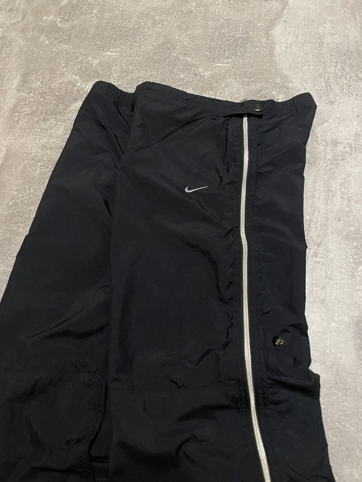 Nike Vintage Nike Nylon Full Zip Track Pants Y2K Size 28" / US 6 / IT 42 - 2 Thumbnail