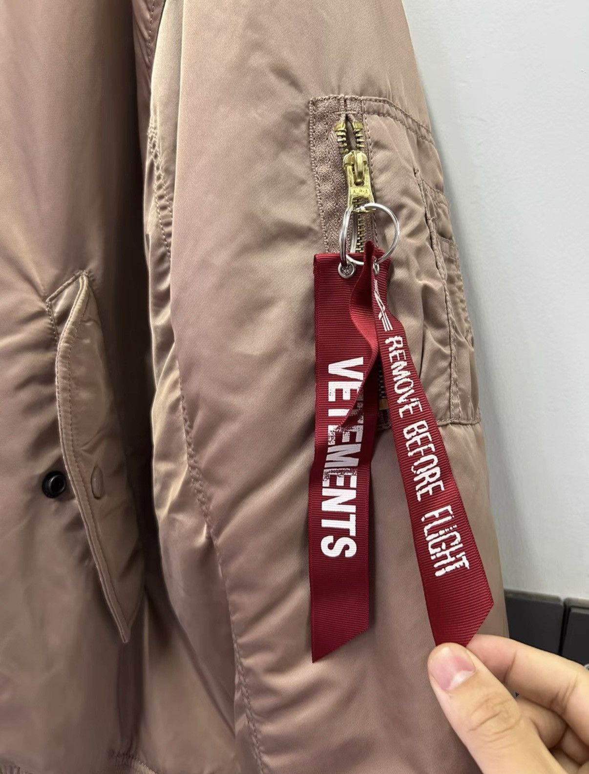 Vetements VETEMENTS SS18 Bomber cotton-padded jacket Size US S / EU 44-46 / 1 - 2 Thumbnail