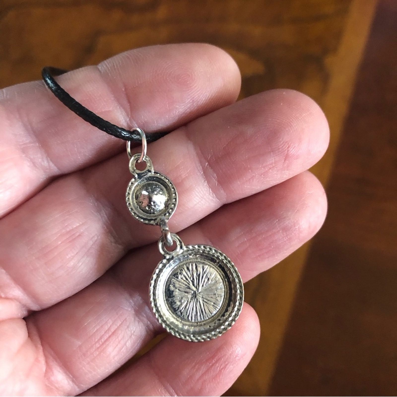 Jewelry Silver pearl glass stone pendant on leather cord necklace Size ONE SIZE - 10 Thumbnail