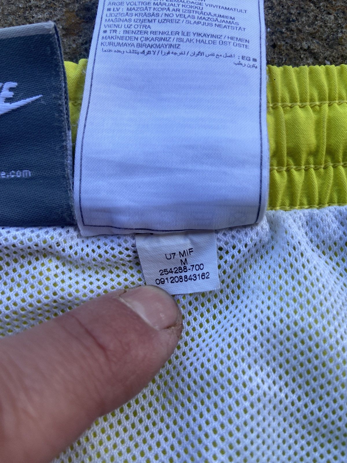 Nike Nike shorts. Vintage. Rear Size US 32 / EU 48 - 8 Thumbnail